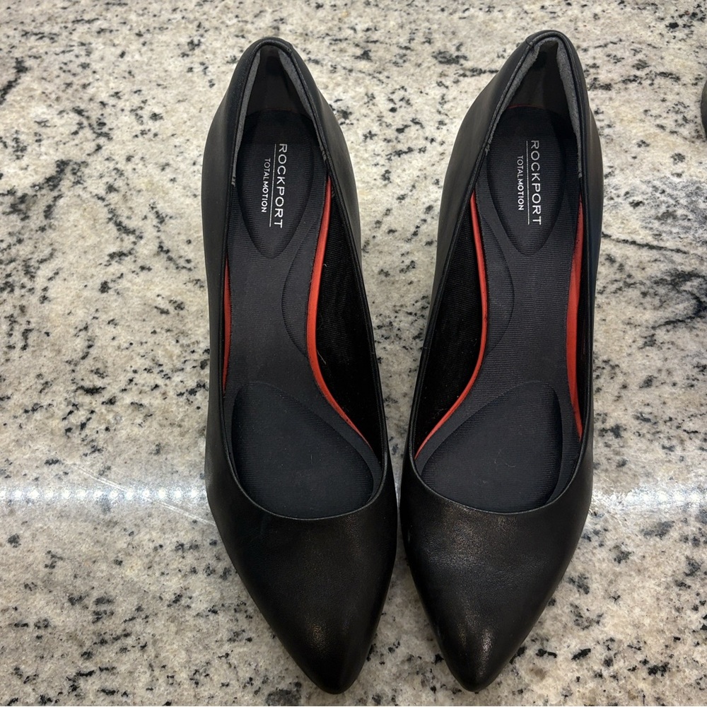 Rockport Women's Sleek Black Heels size 10 worn once super comfortable
